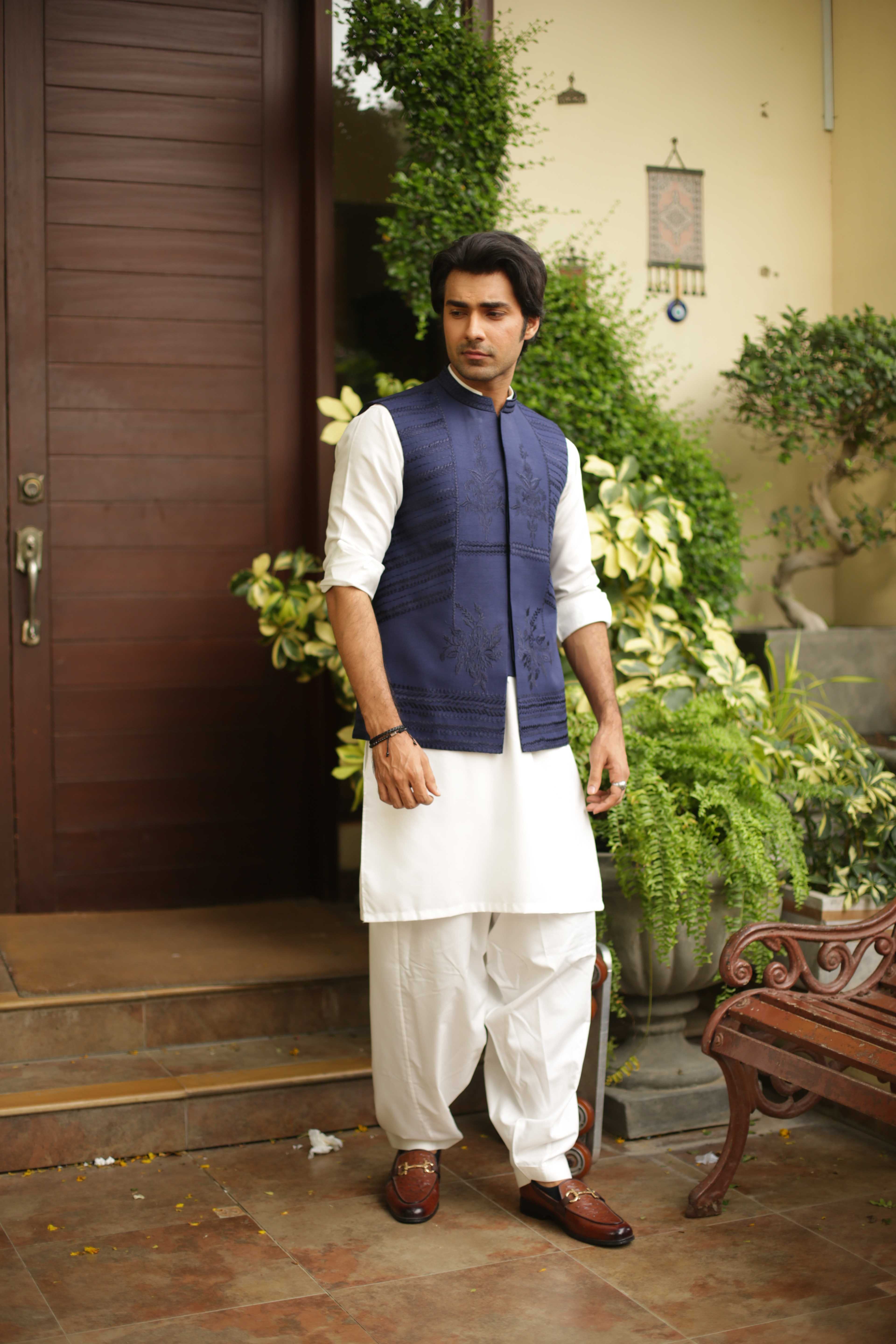 ER WC 2011 Ink Blue Emb WaistCoat